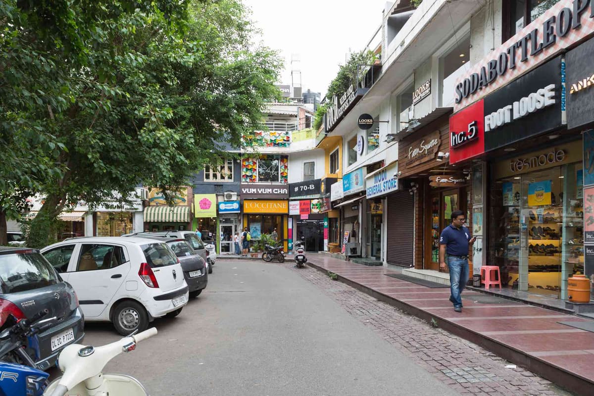 Waiters in Andrews Ganj