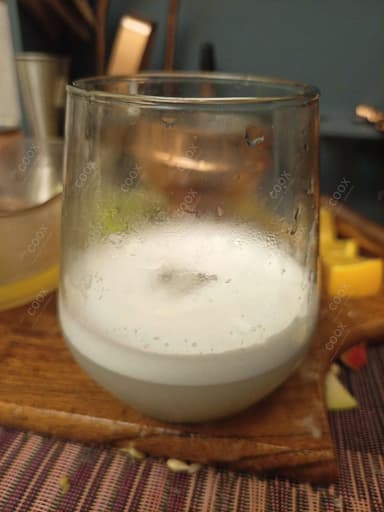 Delicious Gin Sour prepared by COOX
