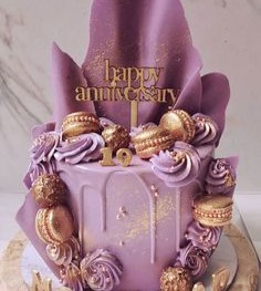 Anniversary cake 32