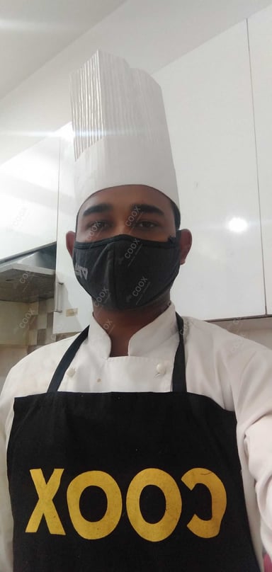 Chef from COOX at bookings. Professional cooks chefs at home