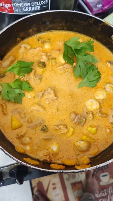 Tasty Red Thai Chicken Curry cooked by COOX chefs cooks during occasions parties events at home
