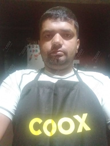 Chef from COOX at bookings. Professional cooks chefs at home