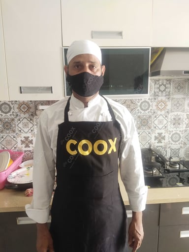 Chef from COOX at bookings. Professional cooks chefs at home