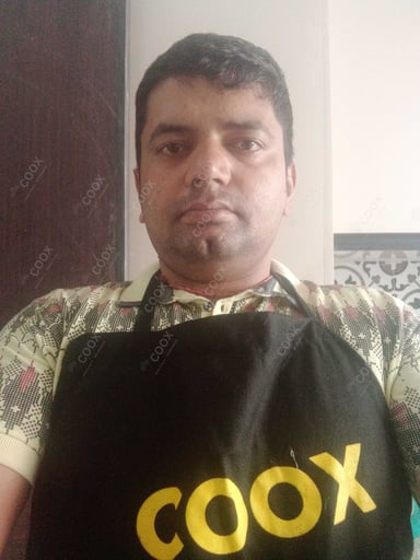 Chef from COOX at bookings. Professional cooks chefs at home