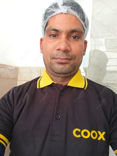 Chef from COOX at bookings. Professional cooks chefs at home