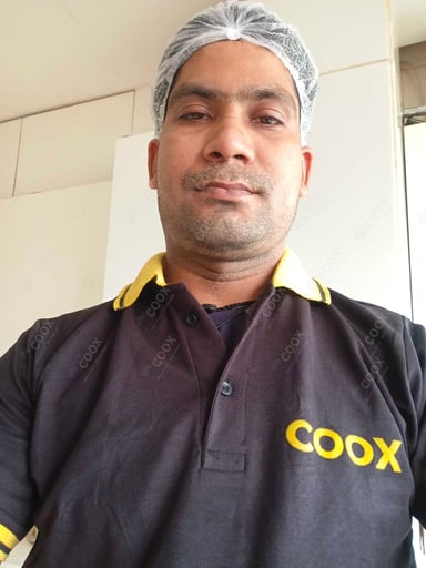 Chef from COOX at bookings. Professional cooks chefs at home