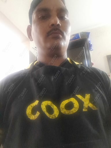 Chef from COOX at bookings. Professional cooks chefs at home