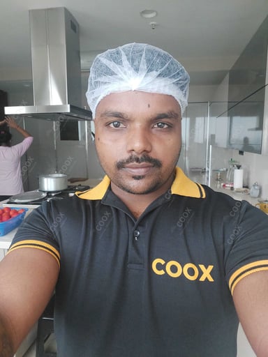 Chef from COOX at bookings. Professional cooks chefs at home