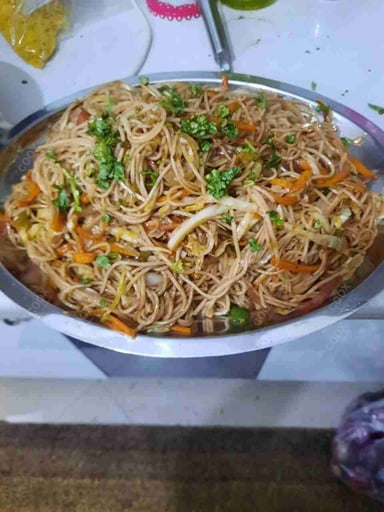 Delicious Veg Hakka Noodles prepared by COOX