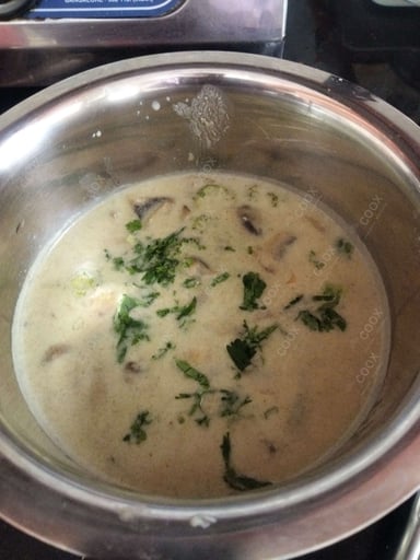 Tasty Green Thai Curry cooked by COOX chefs cooks during occasions parties events at home