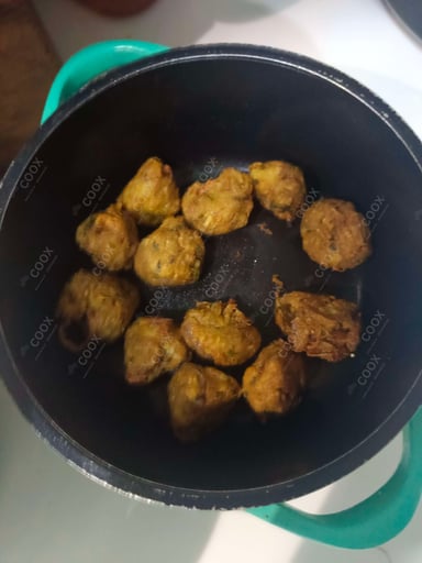 Tasty Mix Pakode cooked by COOX chefs cooks during occasions parties events at home