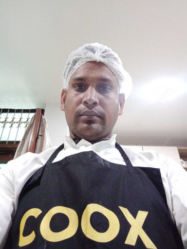 Chef from COOX at bookings. Professional cooks chefs at home