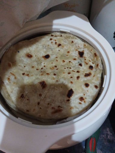 Tasty Naan (Butter / Garlic) cooked by COOX chefs cooks during occasions parties events at home