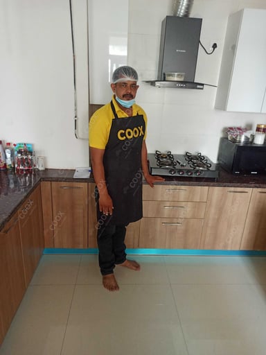 Chef from COOX at bookings. Professional cooks chefs at home