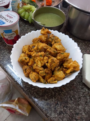 Tasty Mix Pakode cooked by COOX chefs cooks during occasions parties events at home