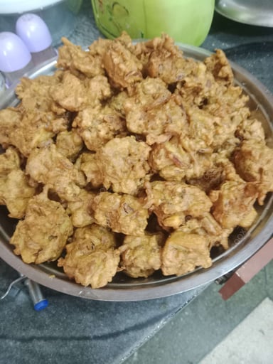 Tasty Mix Pakode cooked by COOX chefs cooks during occasions parties events at home