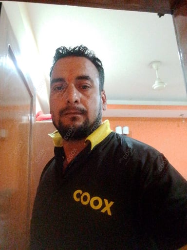 Chef from COOX at bookings. Professional cooks chefs at home