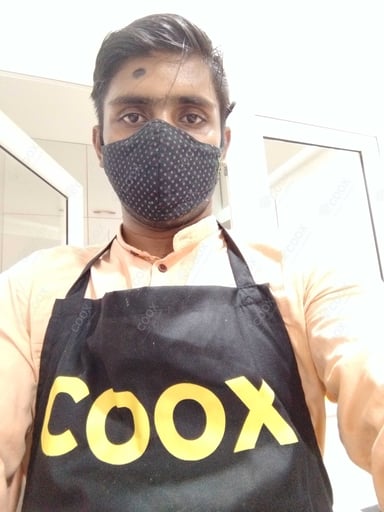 Chef from COOX at bookings. Professional cooks chefs at home