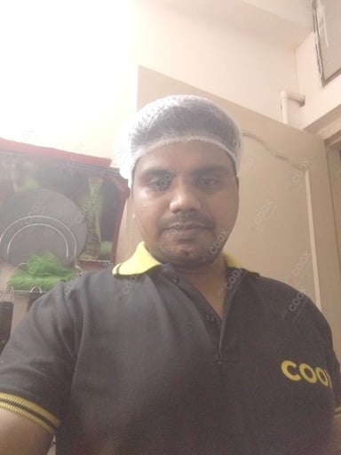 Chef from COOX at bookings. Professional cooks chefs at home