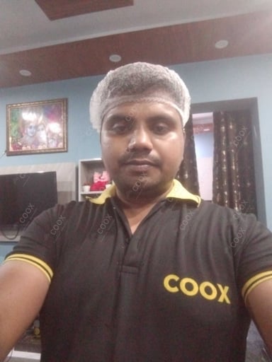 Chef from COOX at bookings. Professional cooks chefs at home