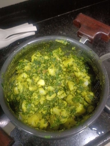 Delicious Aloo Methi prepared by COOX