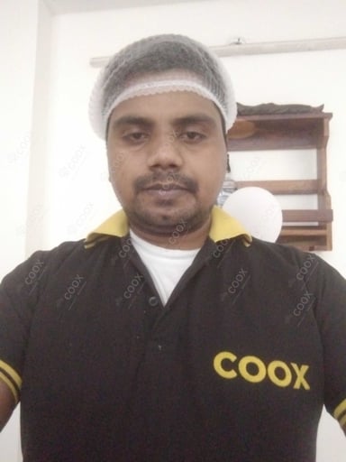 Chef from COOX at bookings. Professional cooks chefs at home