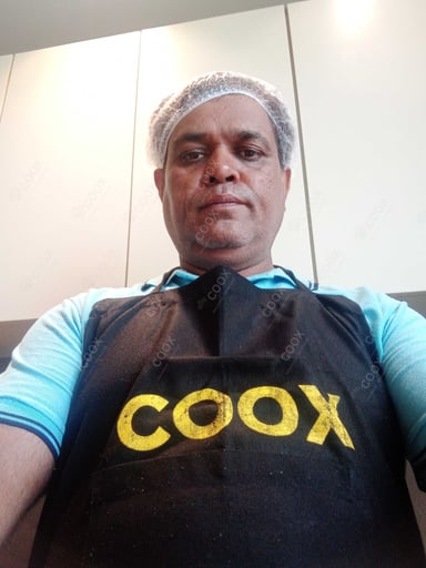 Chef from COOX at bookings. Professional cooks chefs at home