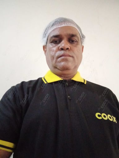 Chef from COOX at bookings. Professional cooks chefs at home