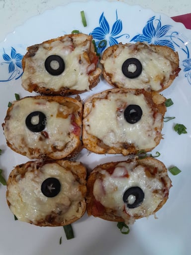 Delicious Tomato Mushroom Bruschetta prepared by COOX