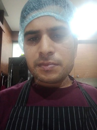 Chef from COOX at bookings. Professional cooks chefs at home