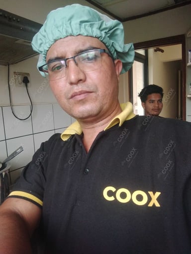 Chef from COOX at bookings. Professional cooks chefs at home