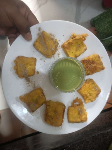 Tasty Mix Pakode cooked by COOX chefs cooks during occasions parties events at home