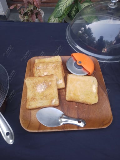 Tasty Bread Toast cooked by COOX chefs cooks during occasions parties events at home