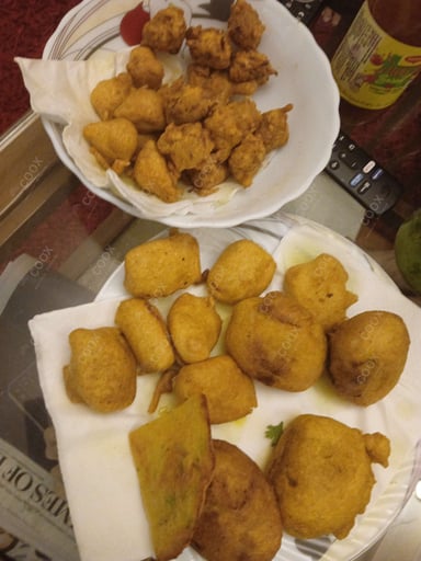 Tasty Mix Pakode cooked by COOX chefs cooks during occasions parties events at home