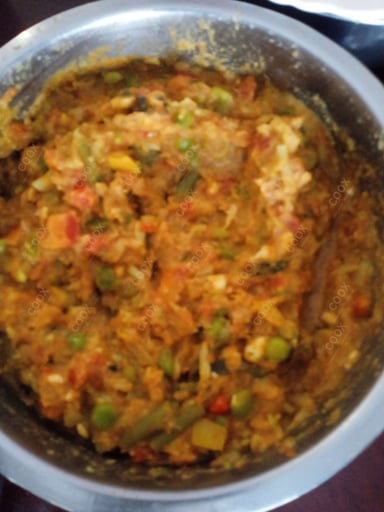 Tasty Pav Bhaji cooked by COOX chefs cooks during occasions parties events at home