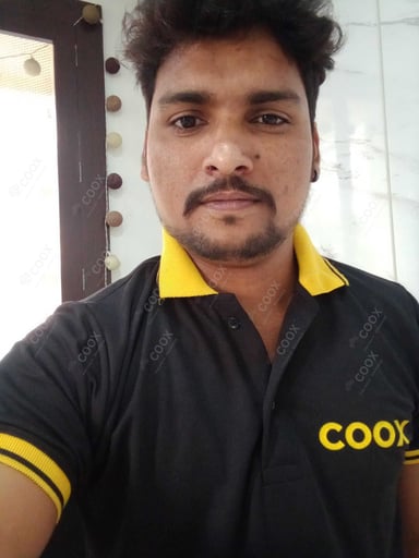 Chef from COOX at bookings. Professional cooks chefs at home