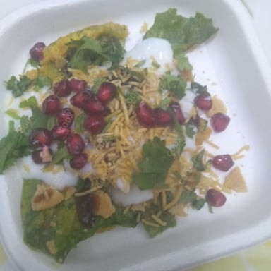 Delicious Palak Papdi Chaat prepared by COOX