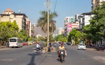 Waiters in Central Park Road