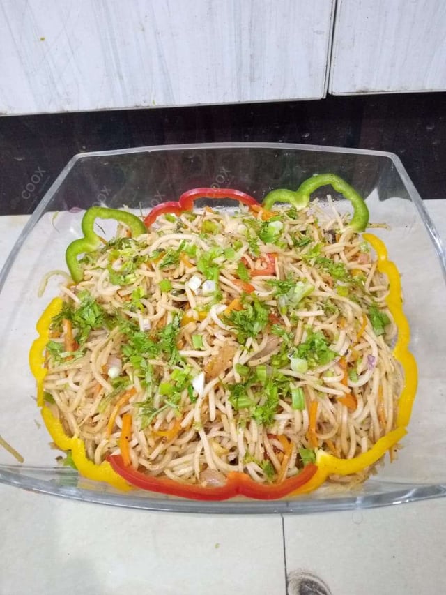 Delicious Veg Hakka Noodles prepared by COOX