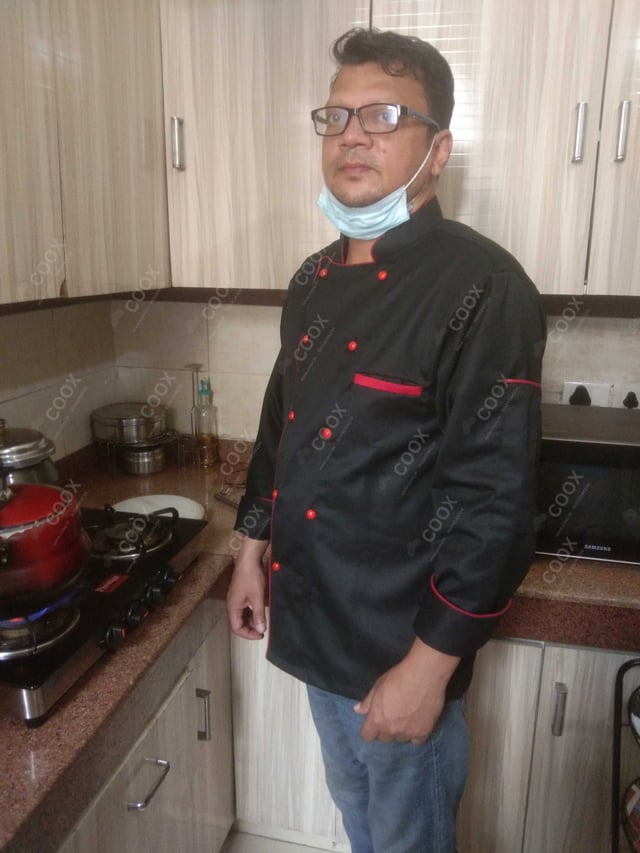 Chef from COOX at bookings. Professional cooks chefs at home