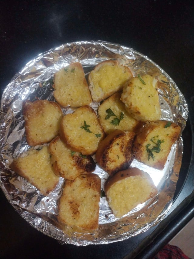 Delicious Garlic Bread with Cheese prepared by COOX