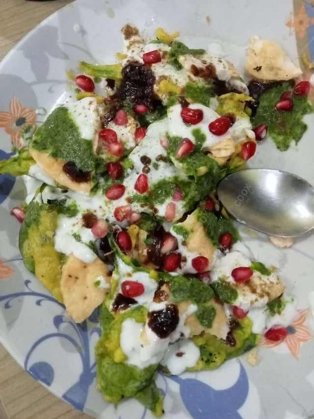 Delicious Palak Papdi Chaat prepared by COOX