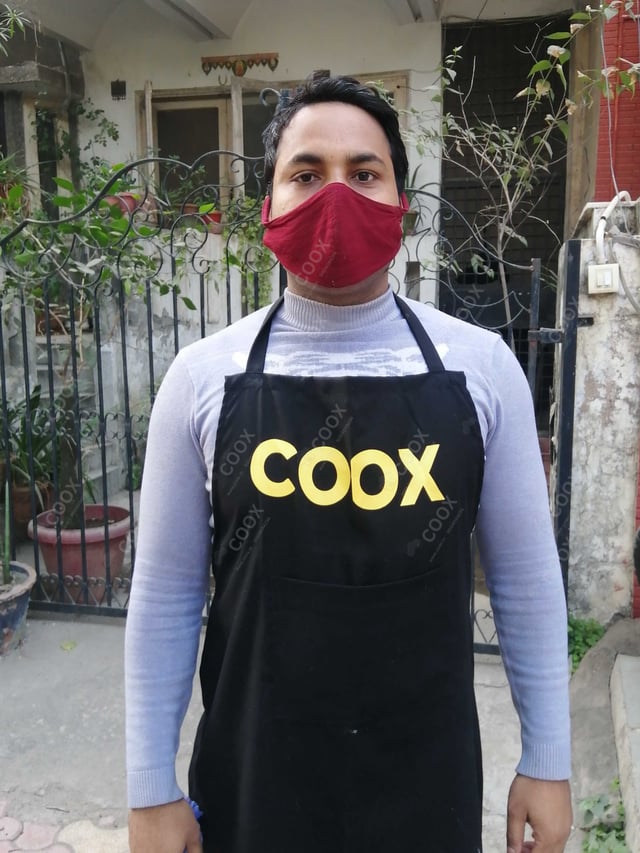 Chef from COOX at bookings. Professional cooks chefs at home