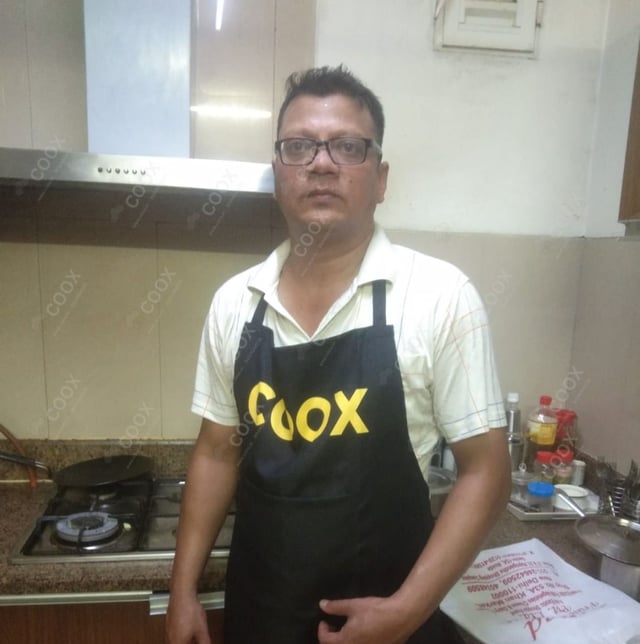 Chef from COOX at bookings. Professional cooks chefs at home