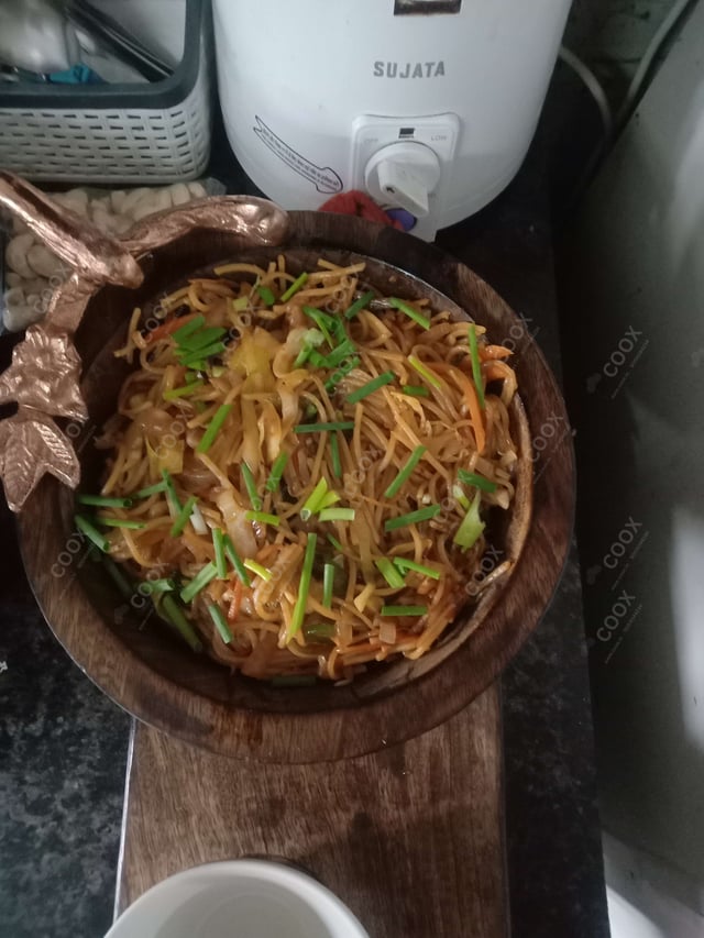 Delicious Chilly Garlic Noodles prepared by COOX