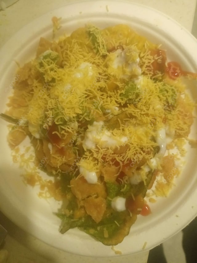 Delicious Palak Papdi Chaat prepared by COOX