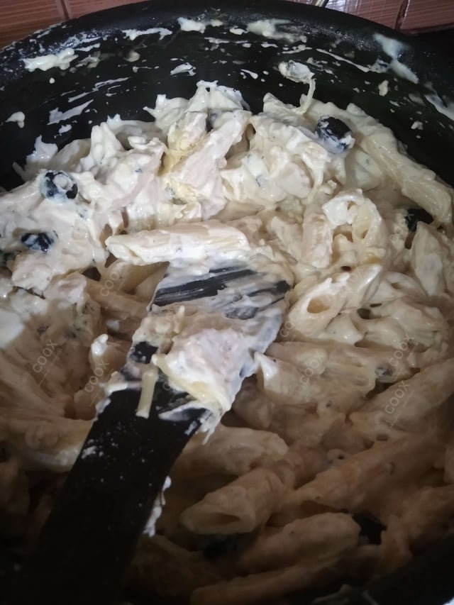 Delicious Chicken Pasta in White Sauce prepared by COOX