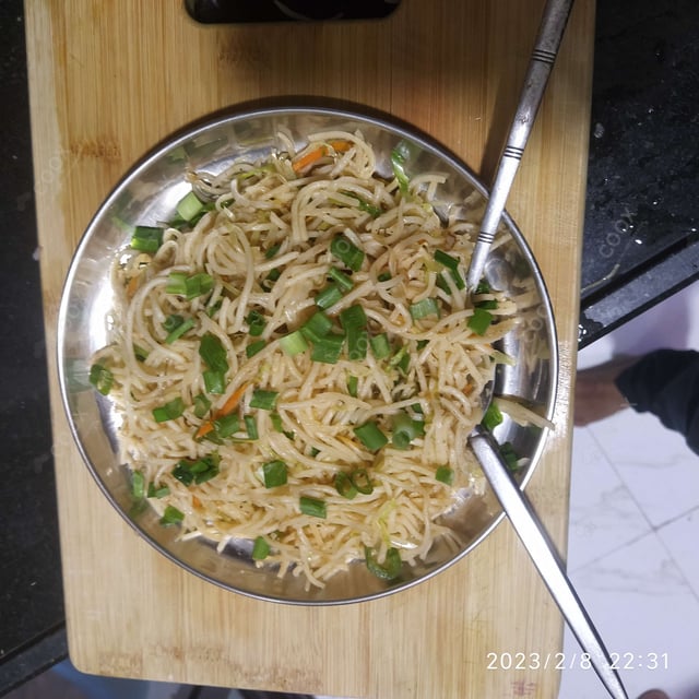 Delicious Veg Hakka Noodles prepared by COOX