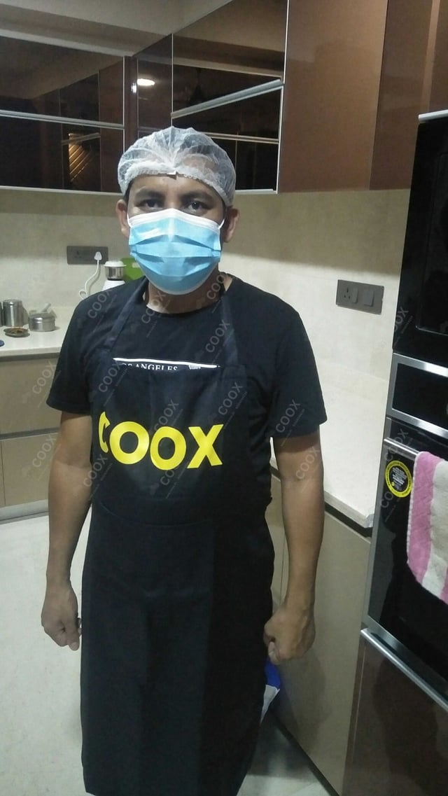 Chef from COOX at bookings. Professional cooks chefs at home