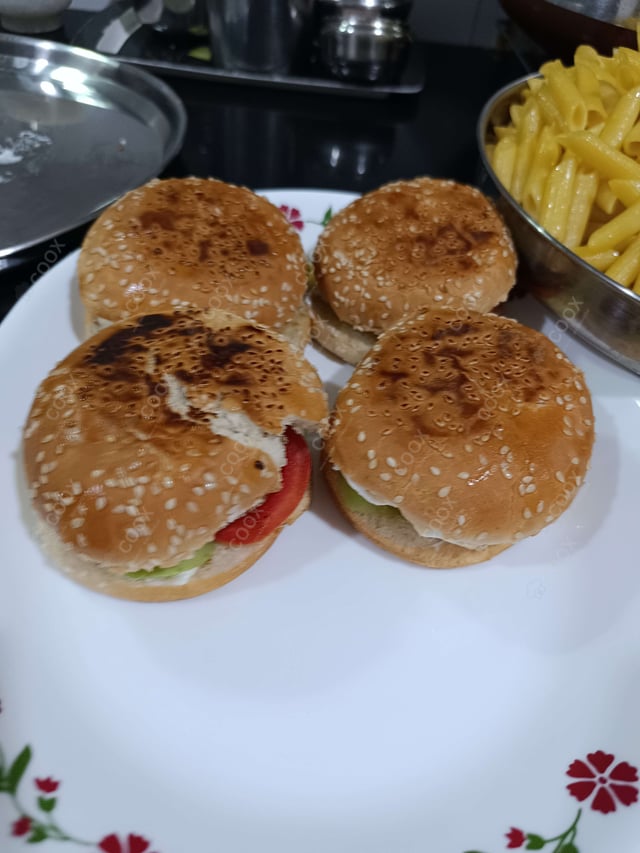 Delicious Mini Veg Burgers prepared by COOX